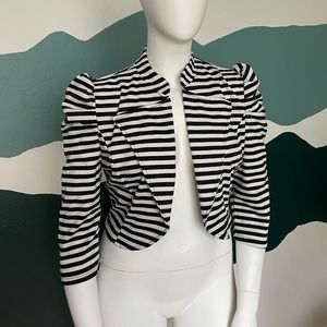 FASHION TO FIGURE | Size 2X | Cropped blazer w. puffed sleeves | Great condition
